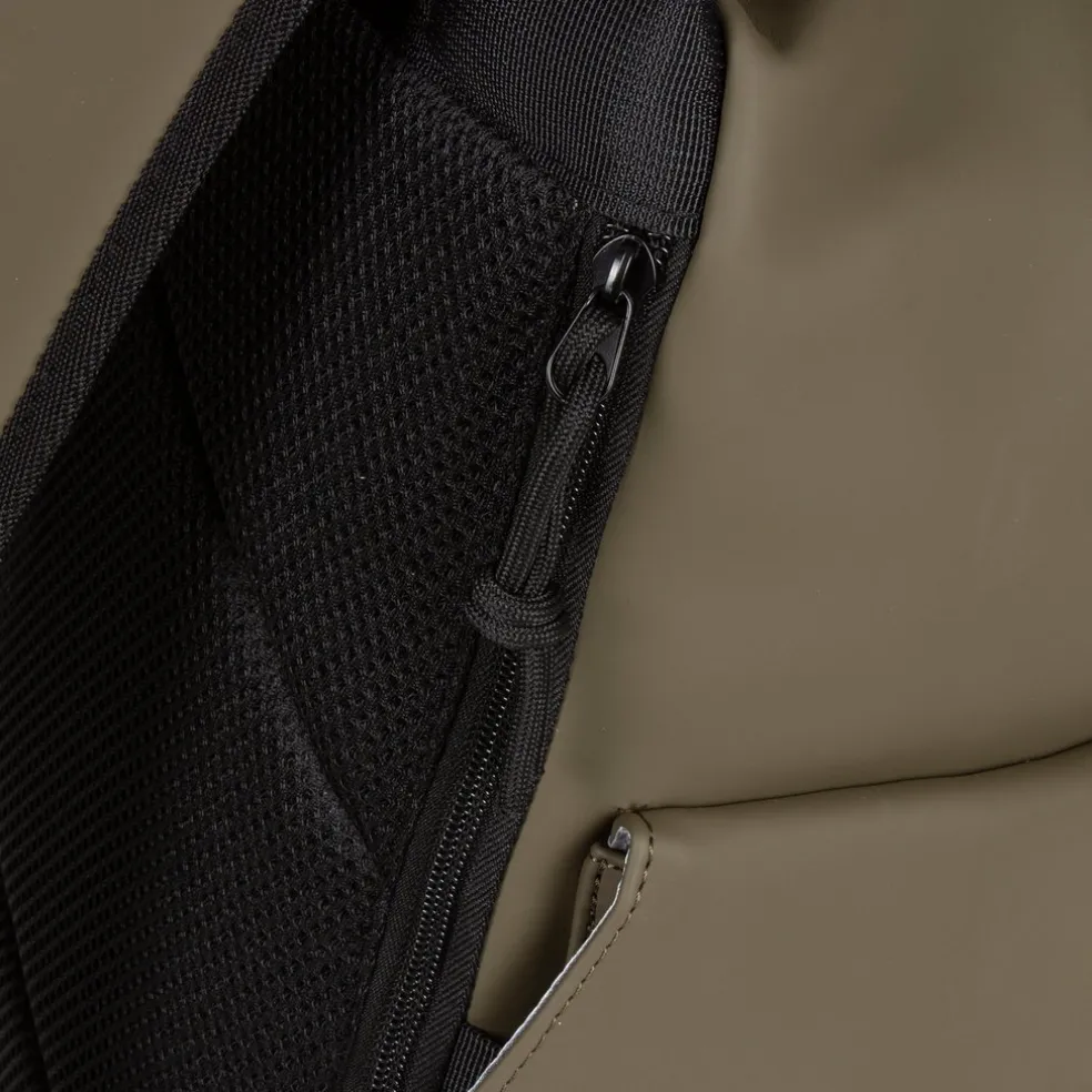 New Rebels ® Mart - PU - Laptop - Rugtas - Rugzak - Waterafstotend - Olijf