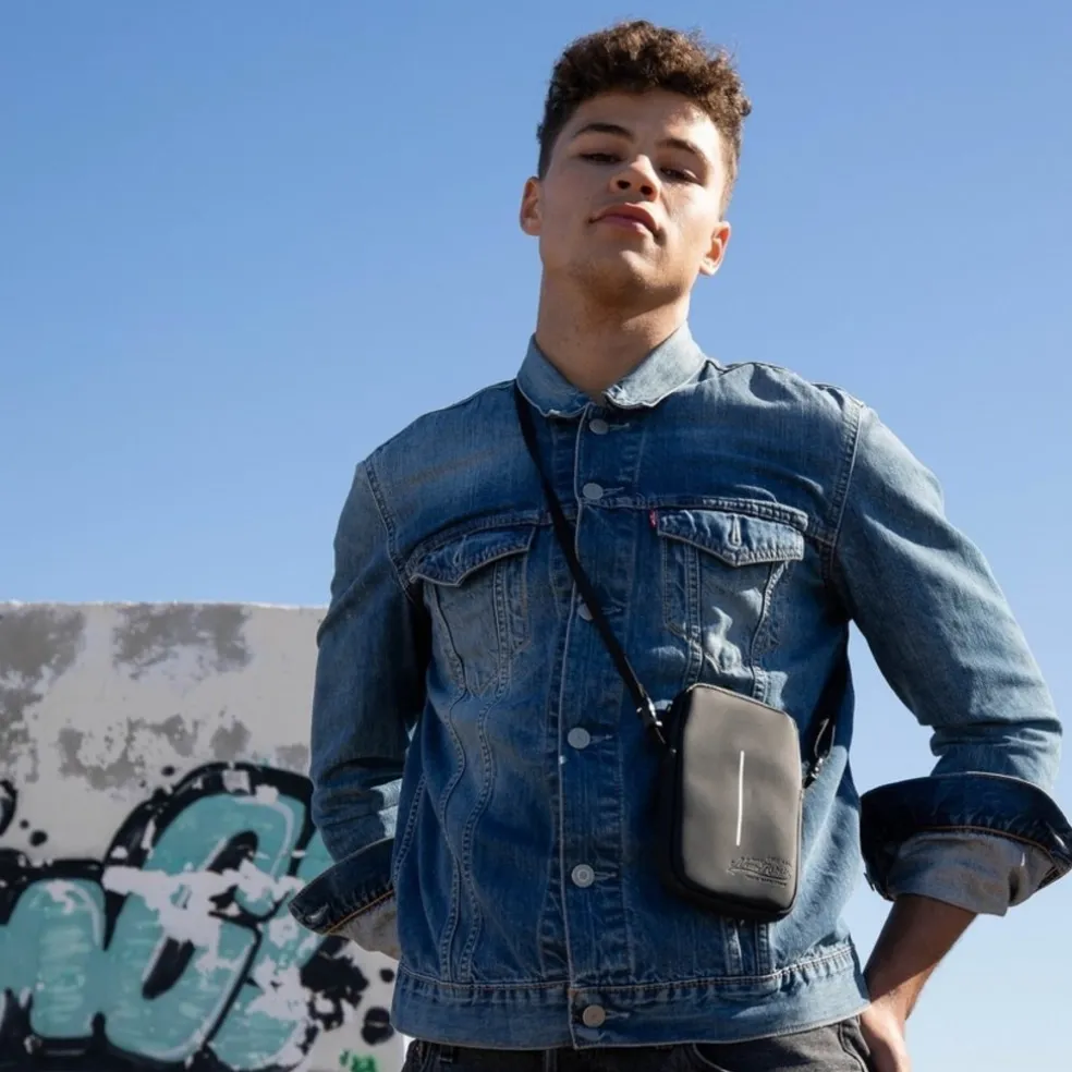 New Rebels ® Mart - Waterafstotend - Telefoontas - Telefoontasje - Burgundy