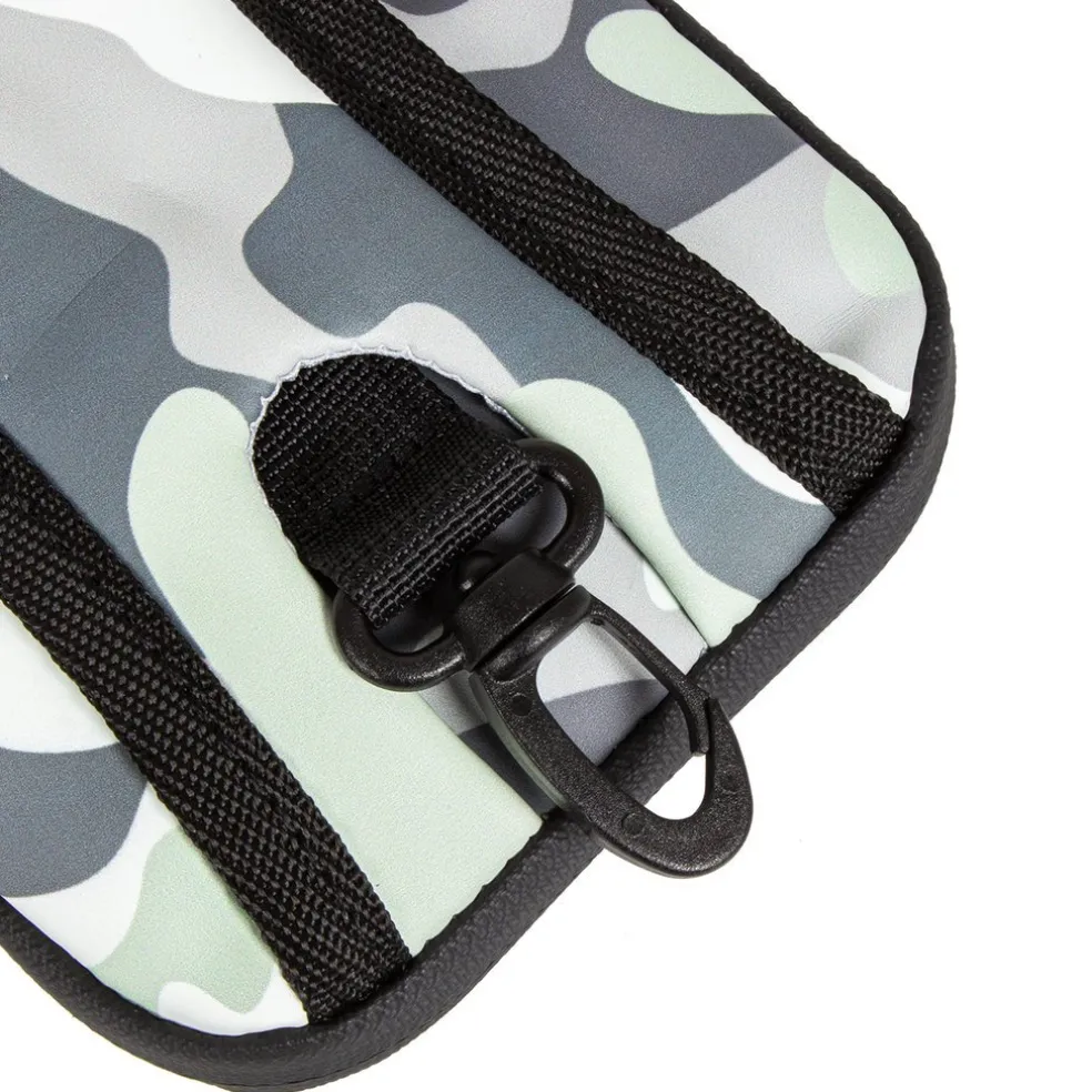 New Rebels ® Mart - Waterafstotend - Telefoontas - Telefoontasje - Army Camouflage Mint