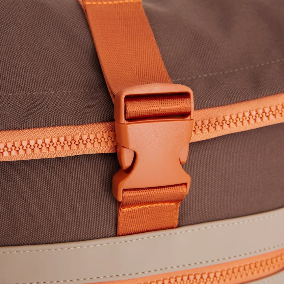 New Rebels Ferron New York Rolltop Rugzak 16L Coffee