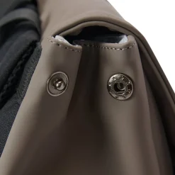 New Rebels Omar Lincoln Taupe 17L Rugtas met Flap Waterafstotend Laptop 15.6