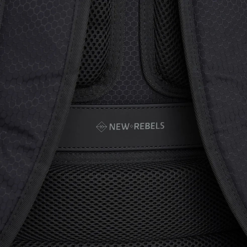 New Rebels Trondheim Rugzak – Laptop Rugtas 15,6 inch – Schooltas & Werktas – Waterafstotend – 18L – Nylon/PU – Zwart
