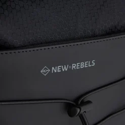 New Rebels Trondheim Windsor Rolltop Rugzak Zwart