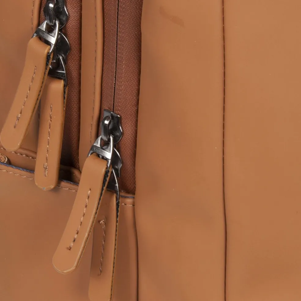 New Rebels William Milwaukee Cognac 18L Rugzak Waterafstotend Laptop 15.6"