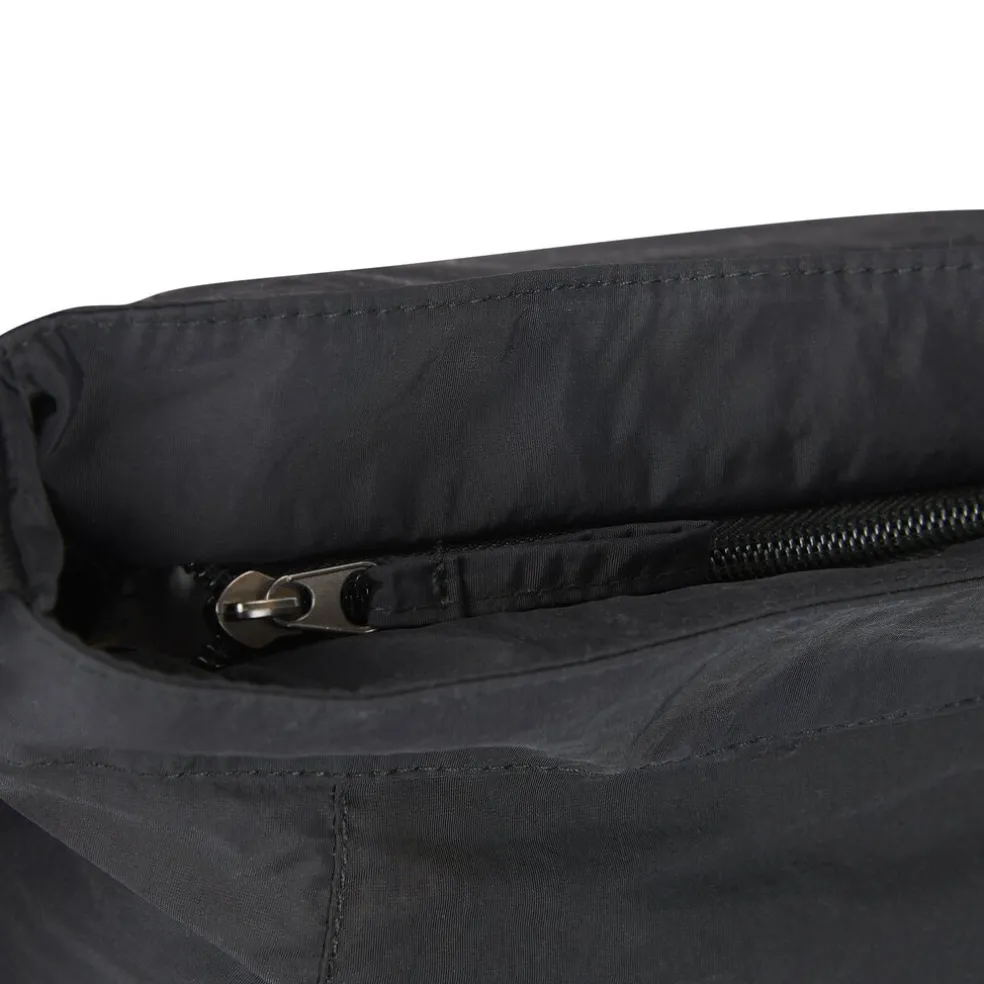 New Rebels Willow Dundalk Zwart 19L Schoudertas