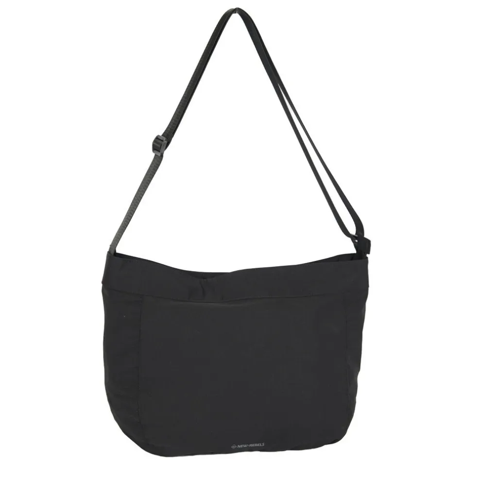 New Rebels Willow Dundalk Zwart 19L Schoudertas